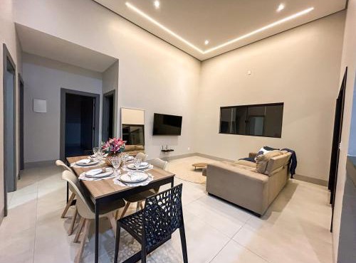 Celeste Serena - Casa com 3 quartos, localizada próximo a rodoviária e aeroporto