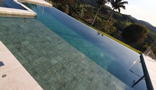 Chácara com Piscina Climatizada