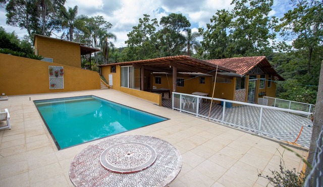 Chácara c piscina, churrasqueira e Wi-Fi em Ibiúna