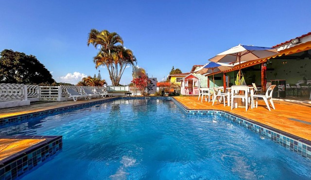 Chácara com piscina, churrasqueira, WiFi e quadra
