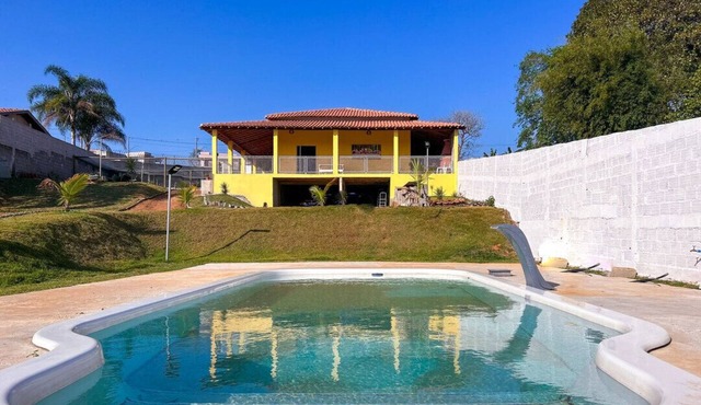 Chácara com piscina, churrasq e WiFi em Taubaté/SP