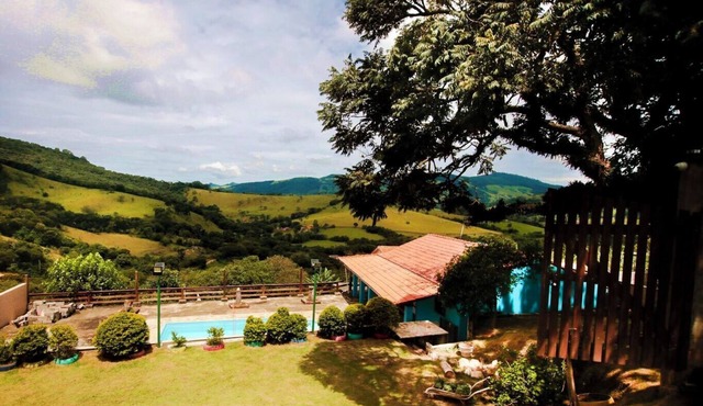 Chácara com Piscina e Churrasqueira em Extrema MG
