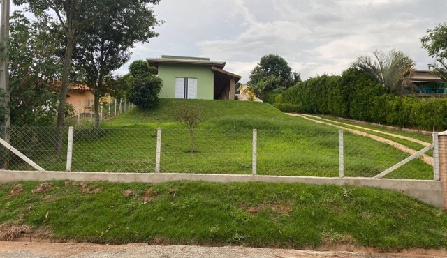 Chácara com Vista Maravilhosa em Condominio Fechado com Segurança 24 Horas