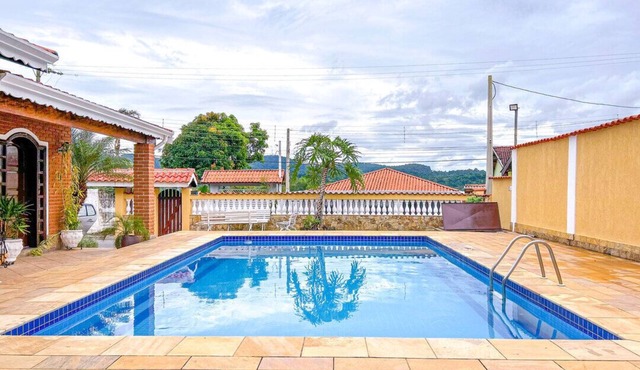 Chácara elegante com piscina e lazer em Atibaia/SP