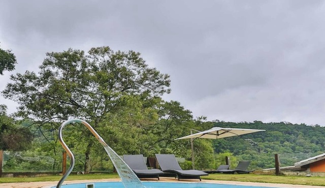 Chácara em Mairinque com Área Verde e Piscina