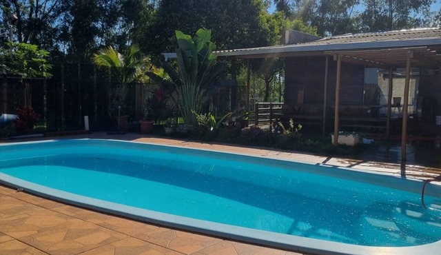 Chácara Mão de Deus: Swimming Pool, Nature and Leisure