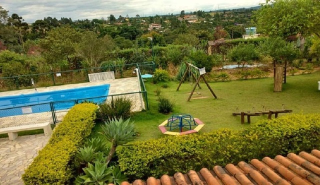 Chacara Santana Ibiuna - 60km of SP without education