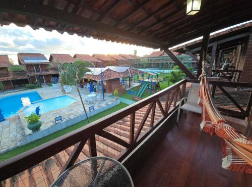 Chalé Aconchegante com Vista para Piscina