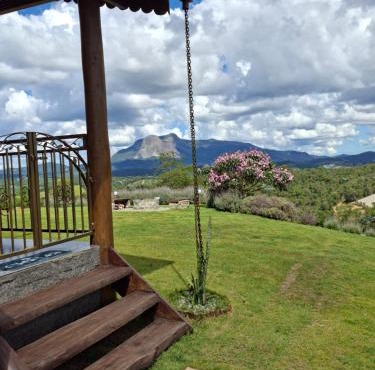 Chalé Bela Montanha Vista Pedra Azul Lareira e Charme