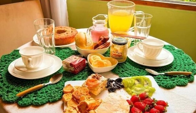 Chalé com hidro e café da manhã