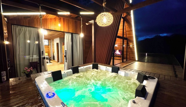 Chalé com Jacuzzi a 8km de Santa Teresa