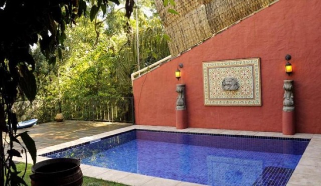 Chalé com piscina e churrasqueira, Ilhabela.