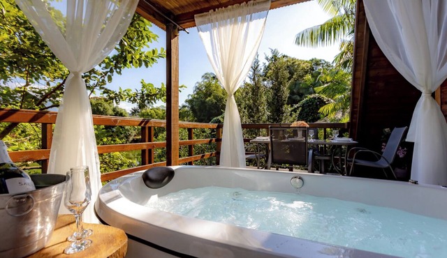 Chalé confortável com pisc,WiFi, garagem e jacuzzi