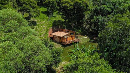 Chalé de Madeira com Lago - Serra da Mantiqueira