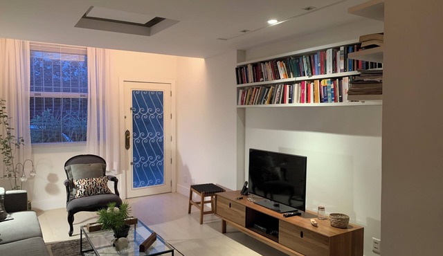 Charming 2-bedroom house with WiFi, AC in Humaitá near the lagoon