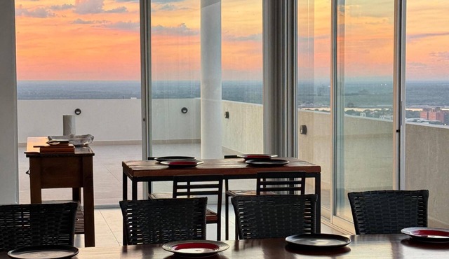 Charming 1-bedroom apartment with AC, Gym/Infinity Pool in Asunción, Paraguay
