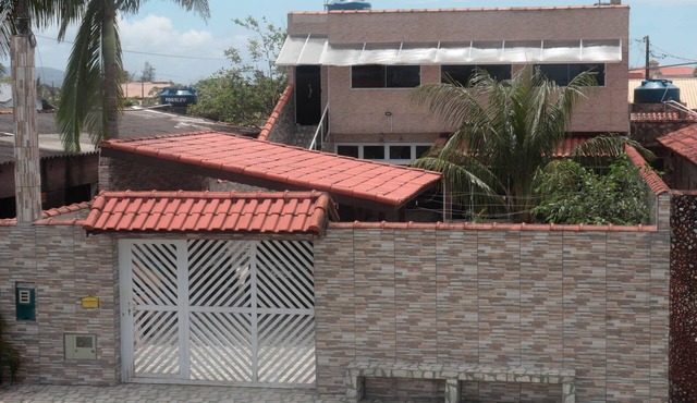 Charming 2-bedroom townhome in Balneário Sete de Setembro with WiFi