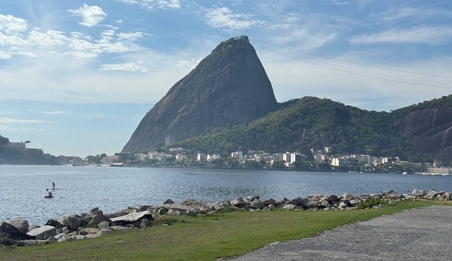 Charming 3-bedroom apartment with AC and WiFi in vibrant Flamengo Rio de Janeiro
