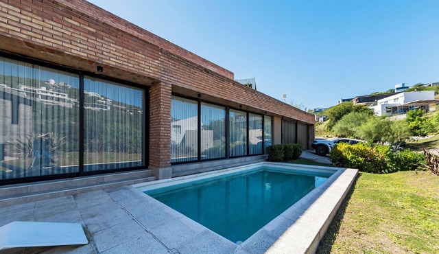 Charming 3-bedroom house with AC, WiFi in pleasant La Calera