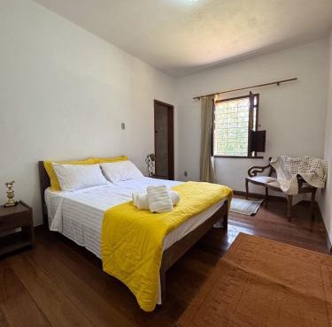 Charming Colonial Countryside Home with Wifi