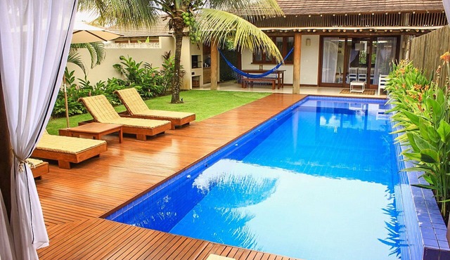 Charming house 4 suite 6 bathrooms swimming pool, great location 100 m from the beach