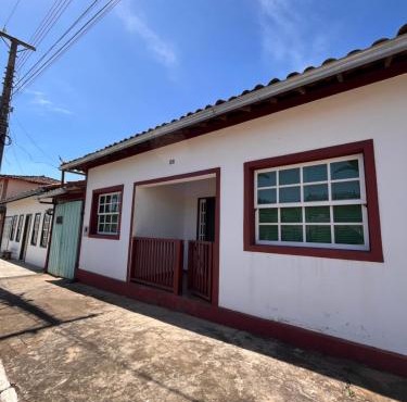 Charmosa casa em Santana dos Montes
