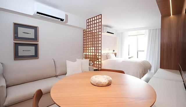 Chic loft in Leblon with balcony and Christ view