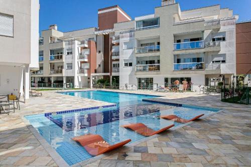 Cobertura com jacuzzi á 400mts da praia