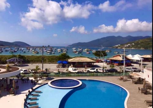 Cobertura com Piscina Privativa em Resort Pé na Areia
