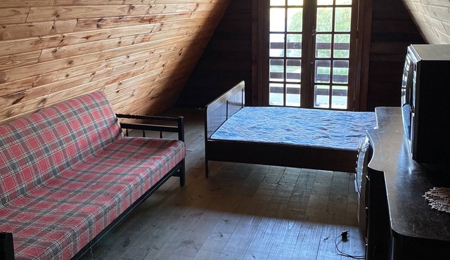 Colonial chalet with antique decor, near the exit to the giant waterfalls