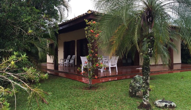 Comfortable house (large balcony and garden), 70 meters from the beach with Wi-Fi.