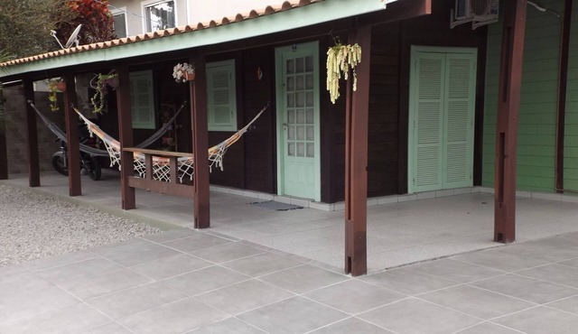 Comfortable house 6 persons 800 meters from the sea