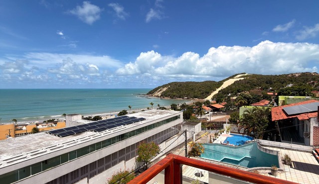 Comfort and safety for your family/friends with a view of Morro do Careca!