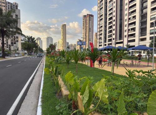Comfort in front of Parque Linear da Doca.