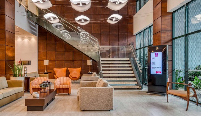 Comfort Suites Vitoria