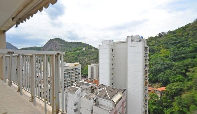 Comfortable and secure 2 bdrm with balcony in Leme