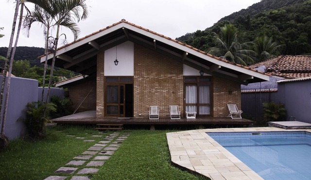 Comfortable beach house with pool, terrace, barbecue, 300 m from the beach.