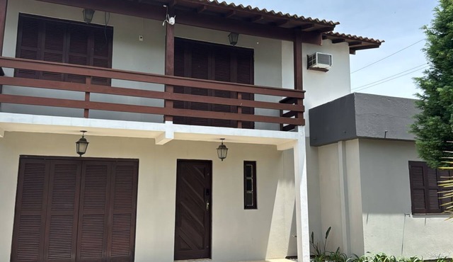 Comfortable beach retreat near Praia da Cal.