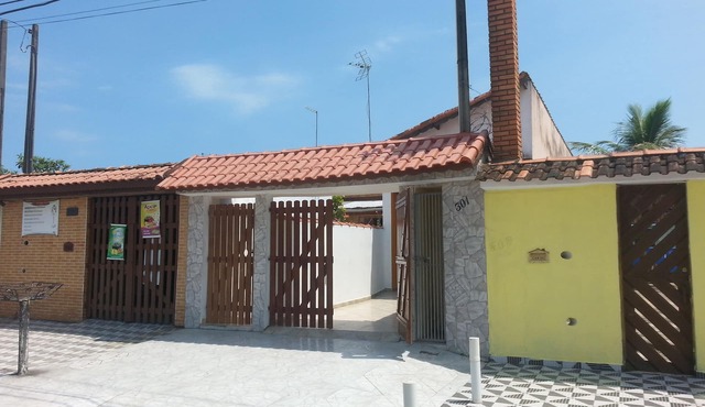 Comfortable and airy house in Mongaguá beach Costa Azul