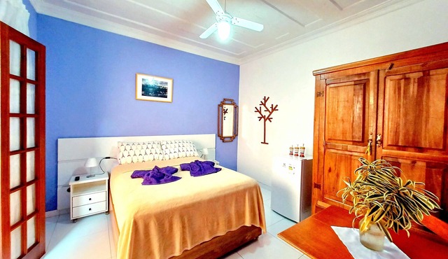 Comfortable Lilac Suite with AC, TV, Wi-Fi 300m from Paraty Historic Center