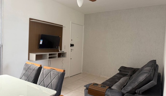 Complete 2 bedroom apartment with parking space near shopping center