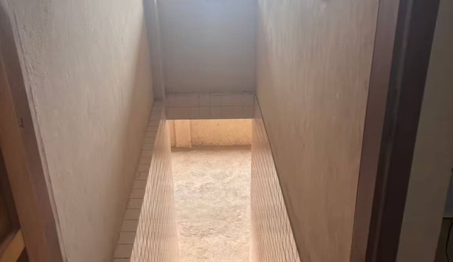 Complete house with balcony, parking space and sea view.