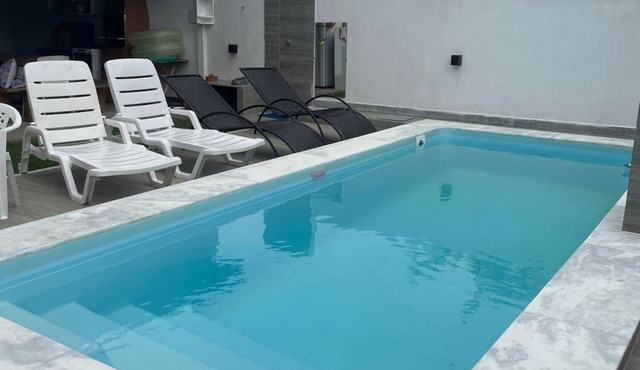 Complete house with 2 suites and 1 bedroom
