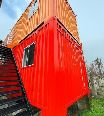 Container 260