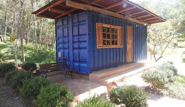 Container em Ouro Preto: represa mata caiaque bike