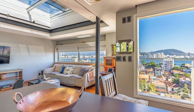 Contemporary penthouse with ocean and Christ the Redeemer views - Urca Boutique