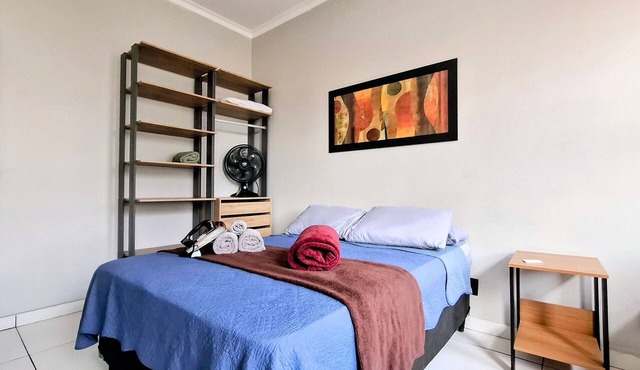 Copacabana: Beach, Cozy for 5 Guests