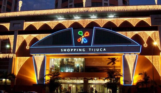 Corner with Saens Peña Subway / Easy access to downtown and beaches