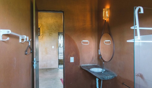Cosmic Suite with View - Morere Beach