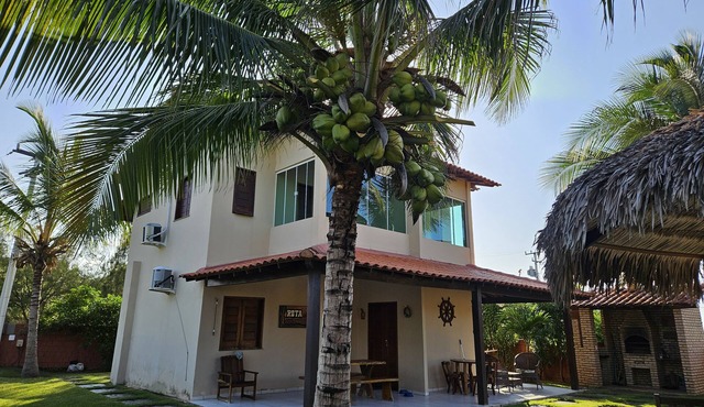 Cottage 150 meters from the sea, located on Coqueiro beach in Luis Correia.